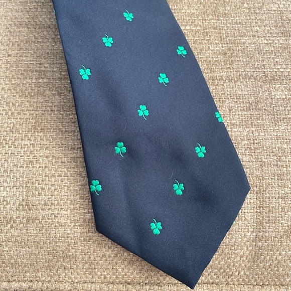 NWT CONNEMARA TIES IRELAND navy blue green shamrock clover new - Picture 1 of 2